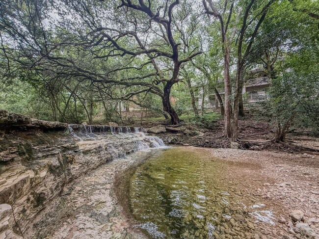Building Photo - 3839 Dry Creek Dr