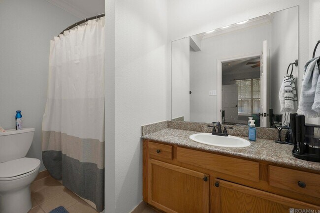 Building Photo - 710 E Boyd Dr