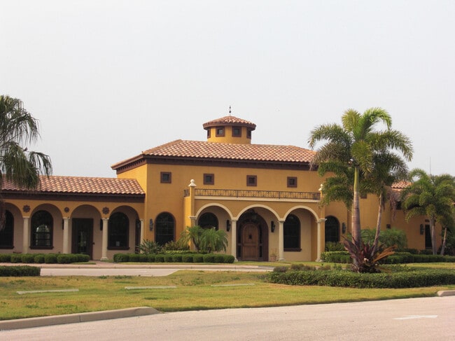 Building Photo - 755 Ventura Dr