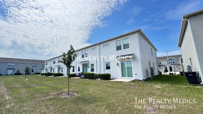 Building Photo - 3141 Laurent Lp