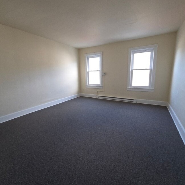 Building Photo - 33-35 Washington Street