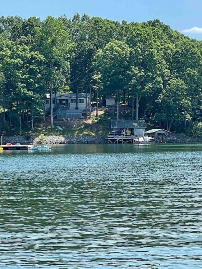 Building Photo - 152 Barksdale Ln