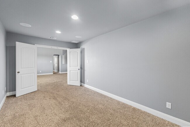 Building Photo - 10106 Macarthur Way