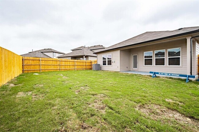 Building Photo - 204 Lily Pond Trl