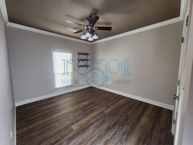 Building Photo - A Beautiful 3BR 2BA Home in WLR