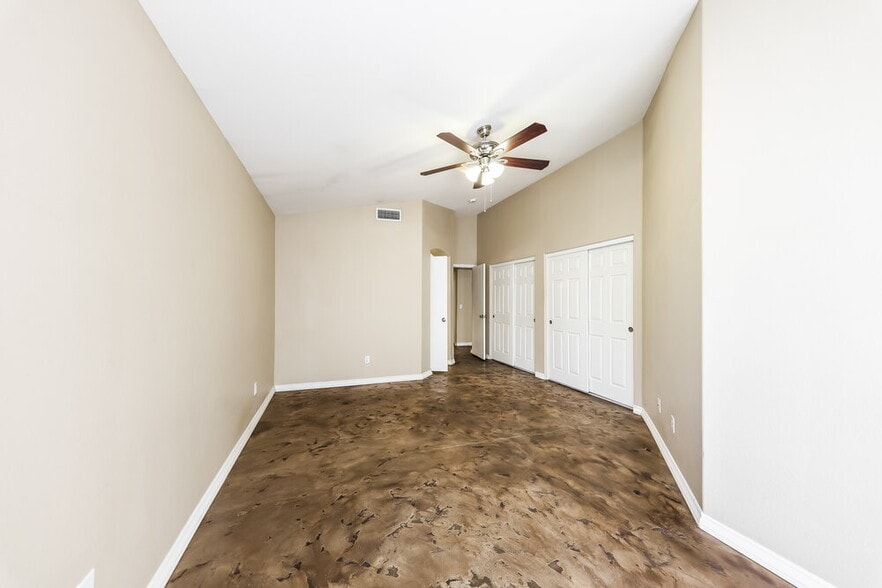 Building Photo - 1327 E Muriel Dr