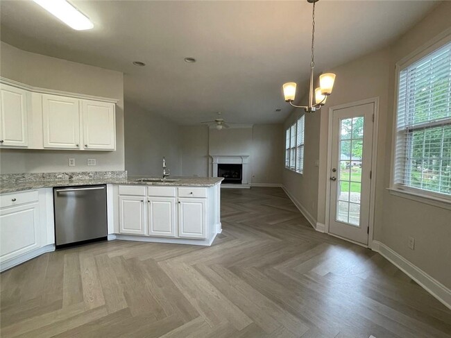 Building Photo - 1624 Hampton Hollow Trail
