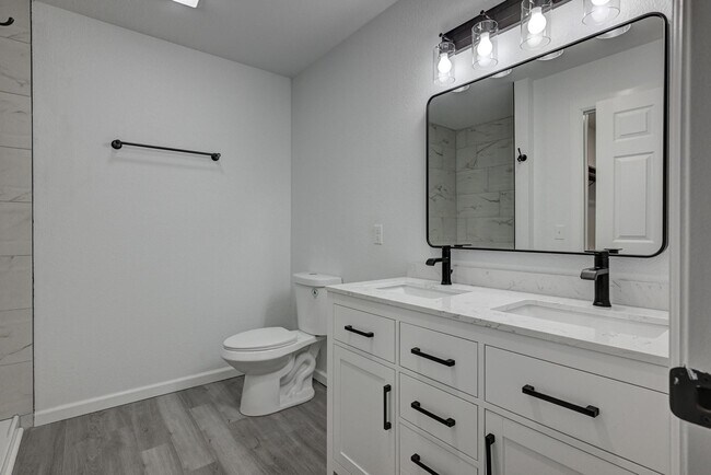 Building Photo - 2123 S Porter Ave