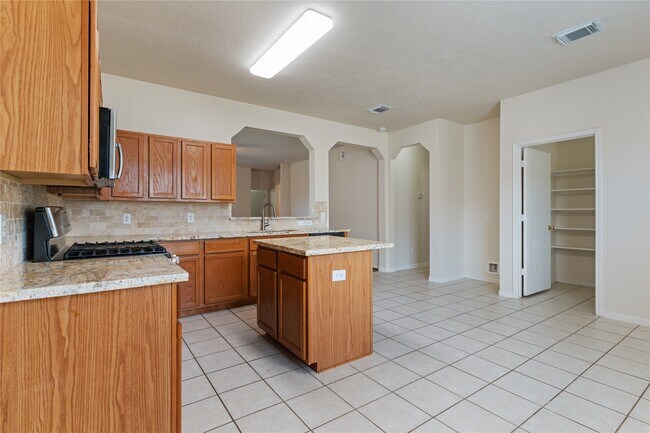 Building Photo - 7814 Yaupon Ranch Ct