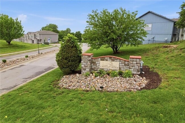 Building Photo - 10337 Parkview Ave