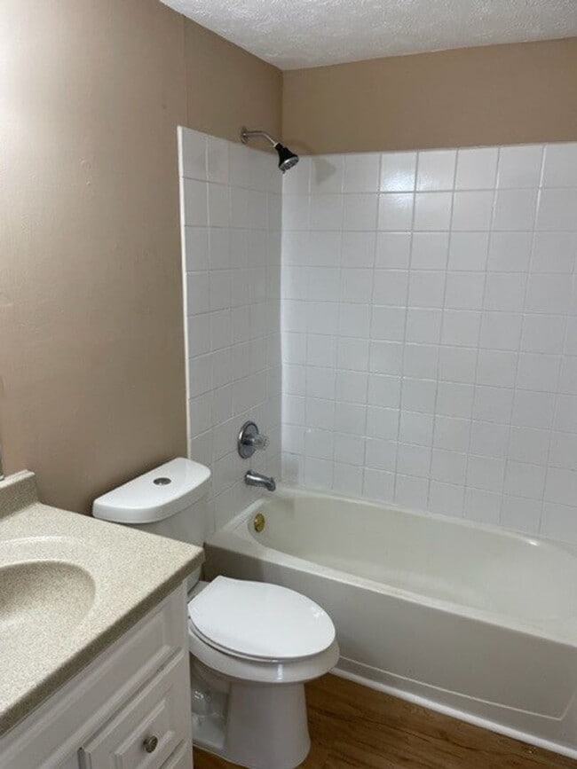 Building Photo - 135 Grenoble Rd