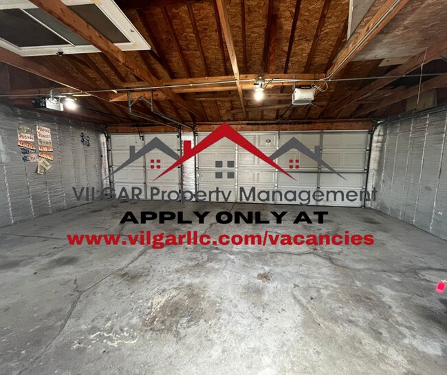 Building Photo - 2426 Schrage Ave