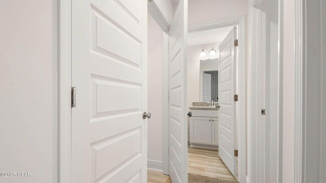 Building Photo - 459 Melrose Wy