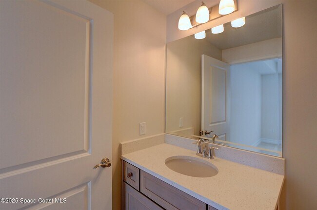 Building Photo - 1465 S Harbor City Blvd