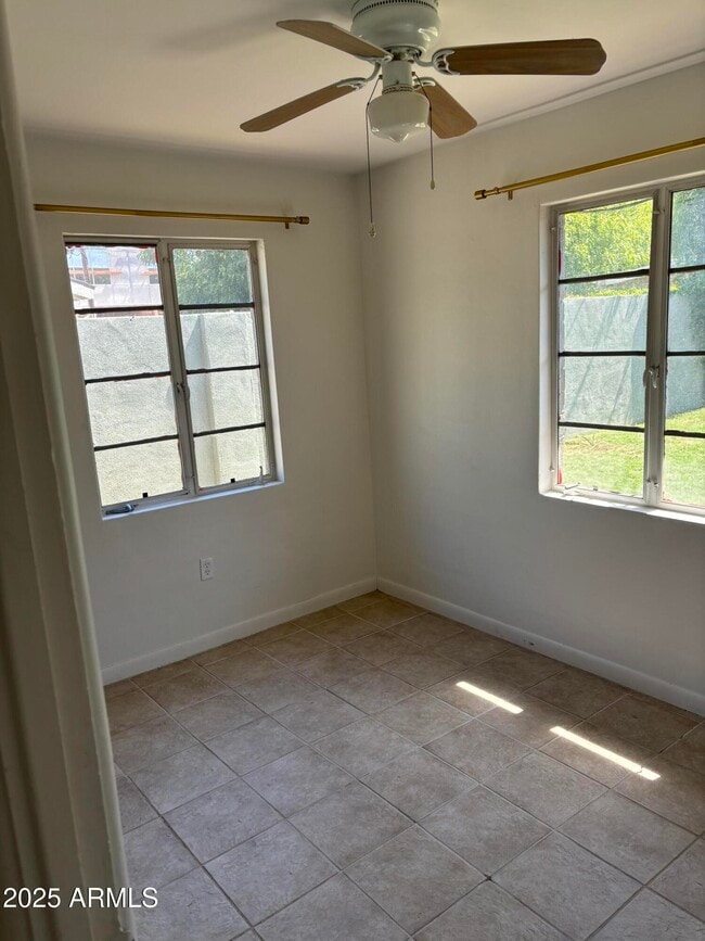 Building Photo - 1321 S College Ave