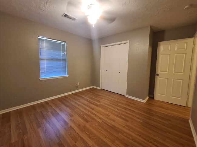 Building Photo - 17423 Fir Rd