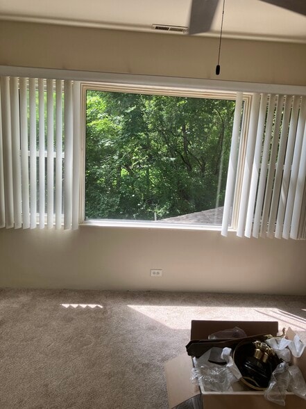 living room - 2123 Hillside Ter