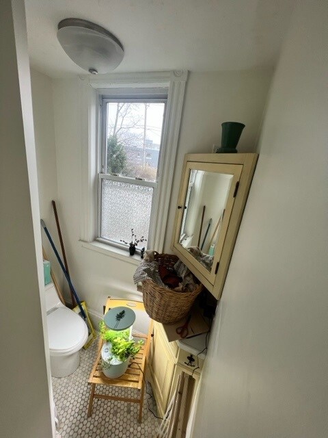 Building Photo - 184 School St