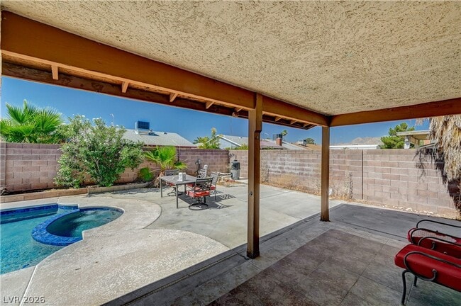 Building Photo - 6813 W Greydawn Dr