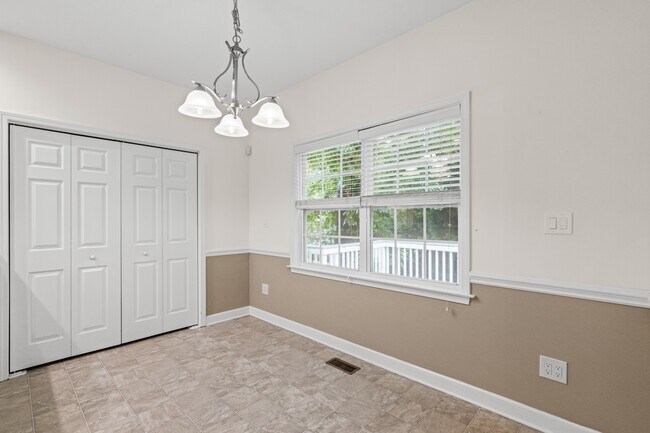 Building Photo - 161 Mediate Dr