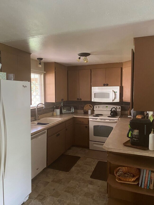 Building Photo - 4 Bed 2 Bath Home in Monroe