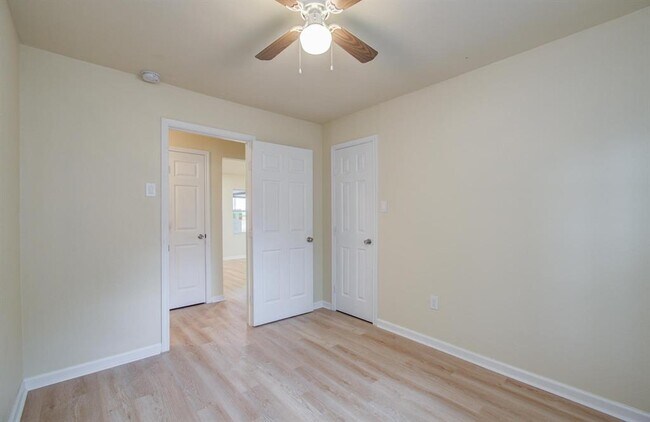 Building Photo - 6510 Cherrydale Dr