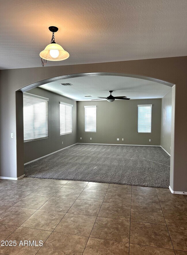 Building Photo - 11053 E Roselle Ave