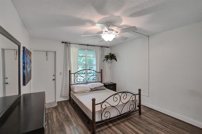 Building Photo - 4025 N Federal Hwy