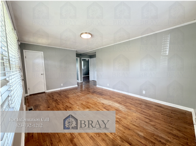Building Photo - Centrally located renovated 2-Bedroom with Hardwood Floors -- Johnson City