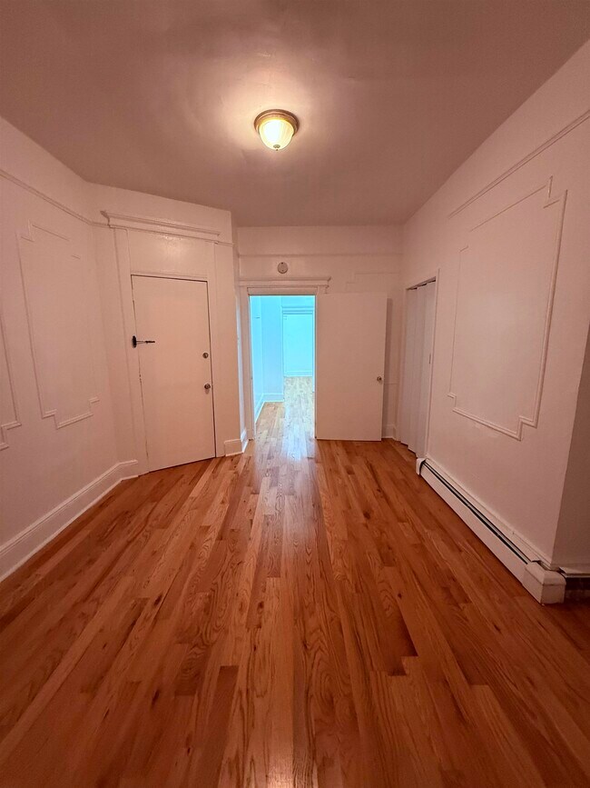 Building Photo - 110 Duncan Ave