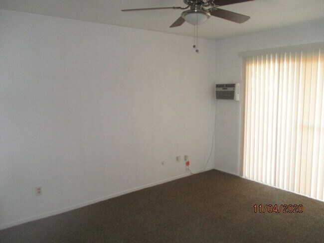 Building Photo - 2774