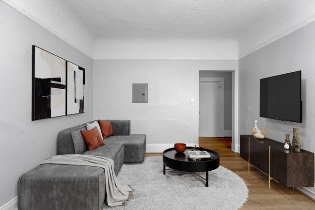 Interior Photo - 1030-1042 Polk