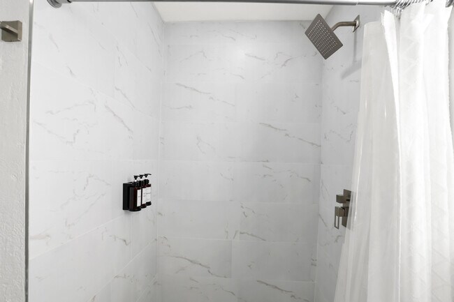 Building Photo - 3160 SW 20th Ct