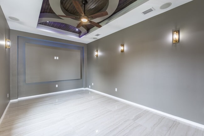 Building Photo - 10903 N 29th Ln