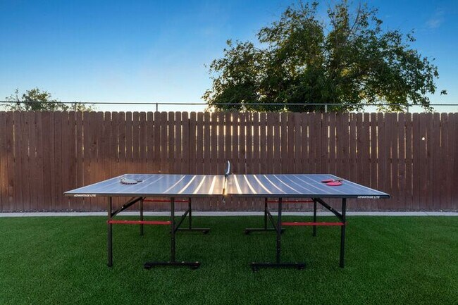 Building Photo - UN-FURNISHED!! 3 Bedroom/ 2Bath in Heart of Scottsdale!!