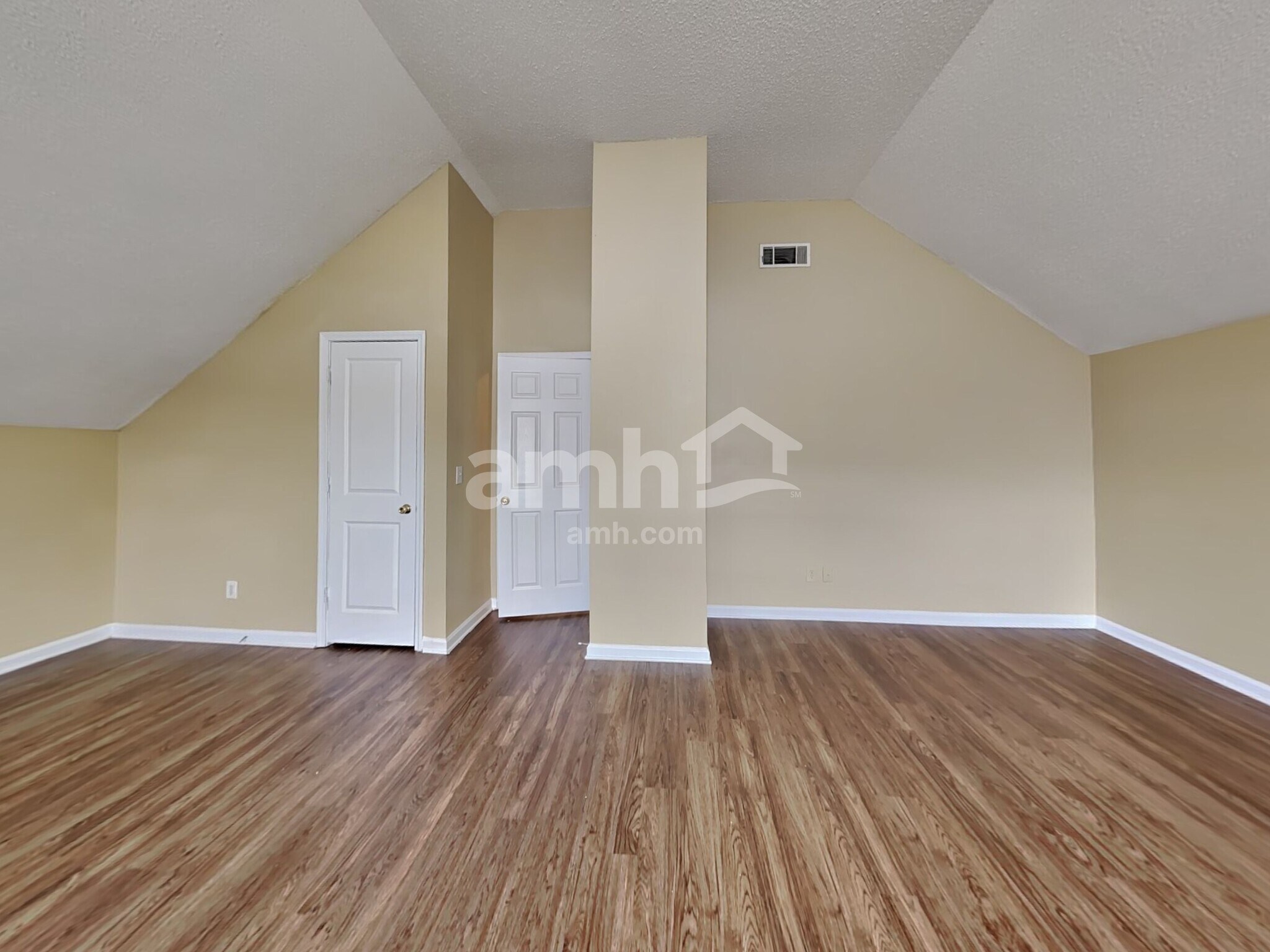 Building Photo - 1642 Village Place Cir NE