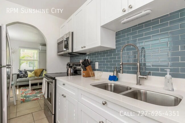 Building Photo - 1500 Clearwater Largo Rd