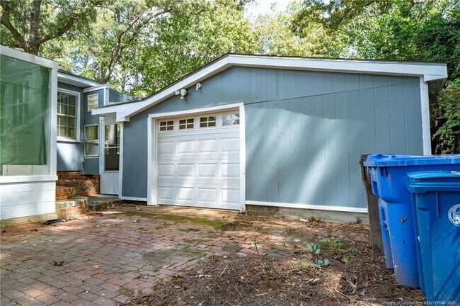 Building Photo - 4452 Oakmont Cir