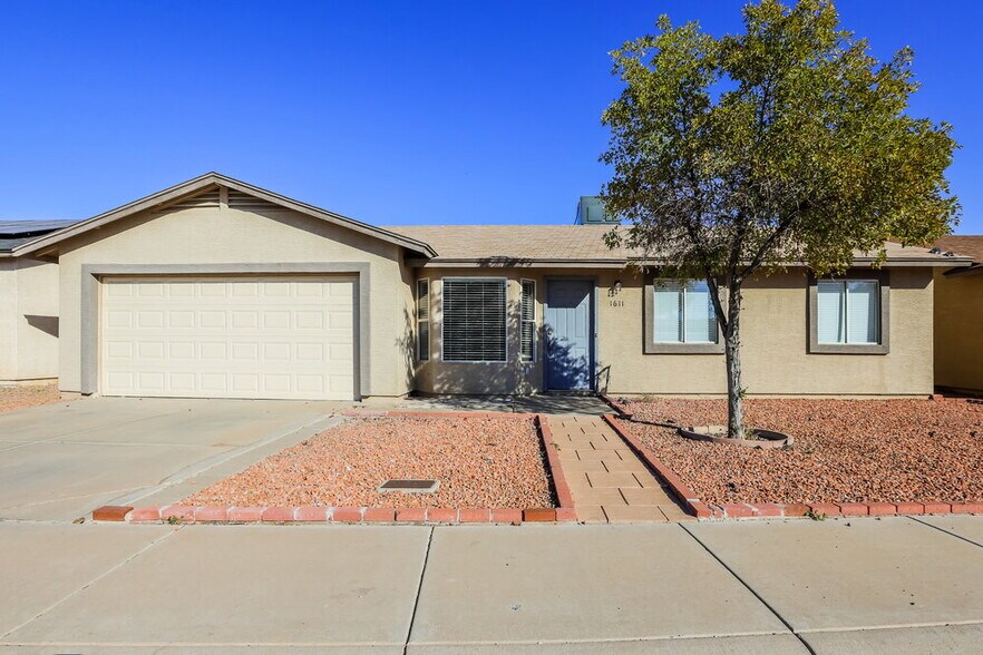 Primary Photo - 1611 S 63rd Dr