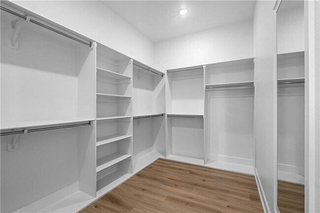 Building Photo - 1810 Peacock Rd