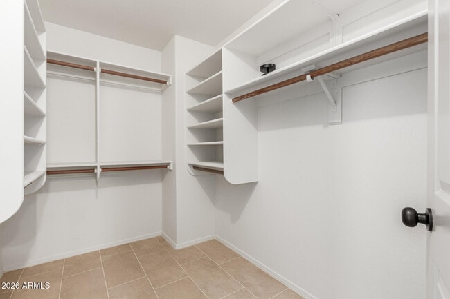 Building Photo - 4334 W Behrend Dr