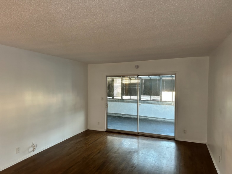 Building Photo - 3236 Larissa Dr