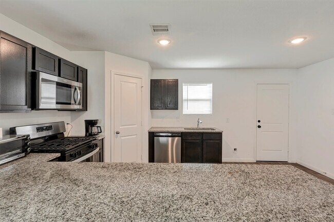 Building Photo - 307 Rd 5138