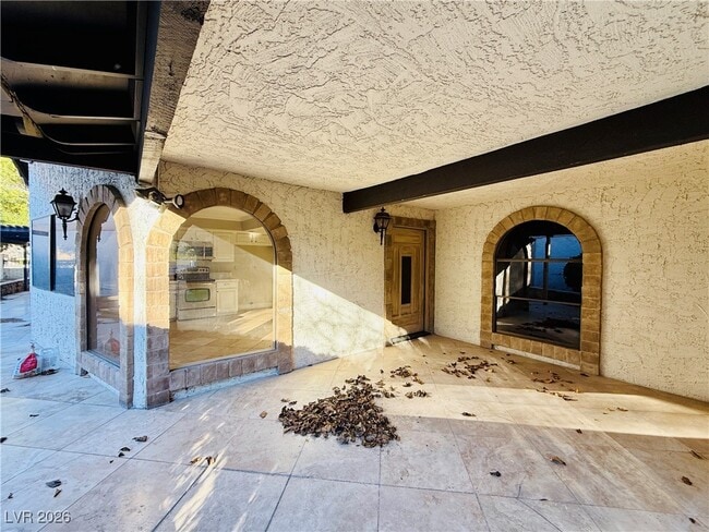 Building Photo - 3416 Cll Del Torre