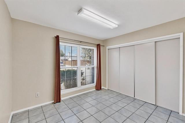 Building Photo - 2426 Sutton Dr