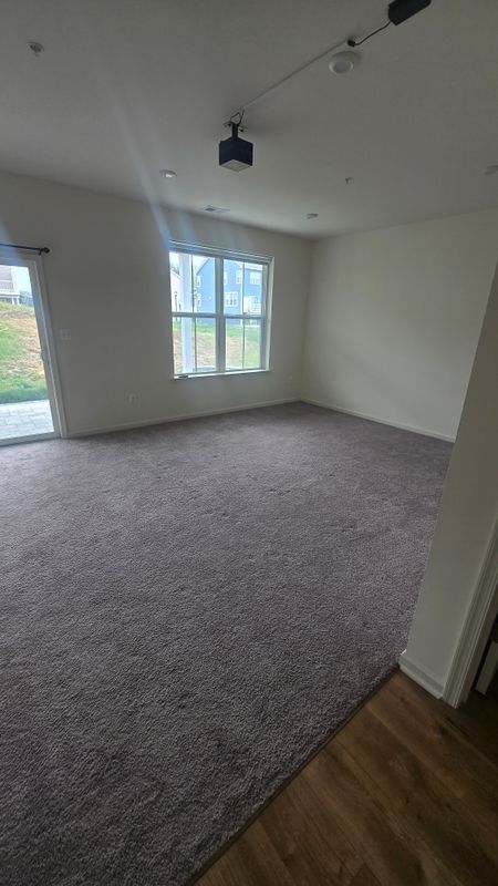 Building Photo - 1605 Aster Ln
