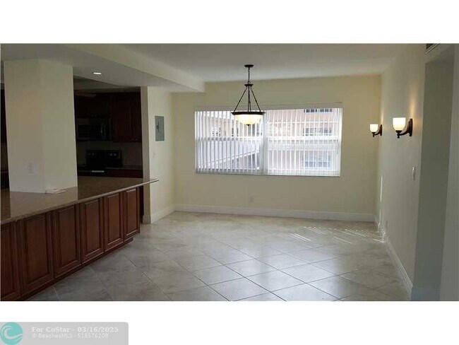 Building Photo - 121 Golden Isles Dr