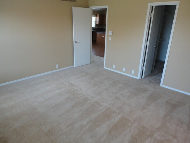 Building Photo - 1505 Shady Shores Dr