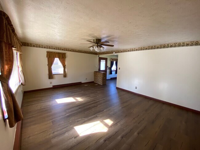 Building Photo - 794 Ridge Rd