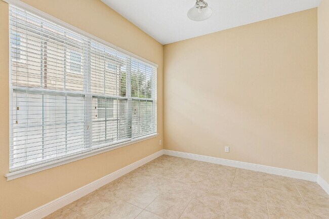 Building Photo - Your Spacious Lake Mary Home Awaits | 4BR, 3.5BA & Resort Amenities